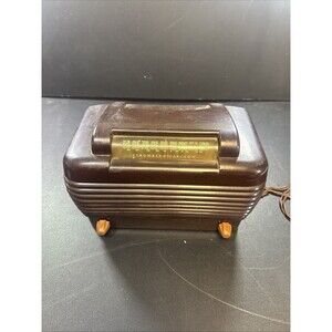 Vintage Stromberg-Carlson AM RADIO Mo. 1101HB Series 11 Bakelite 1940s